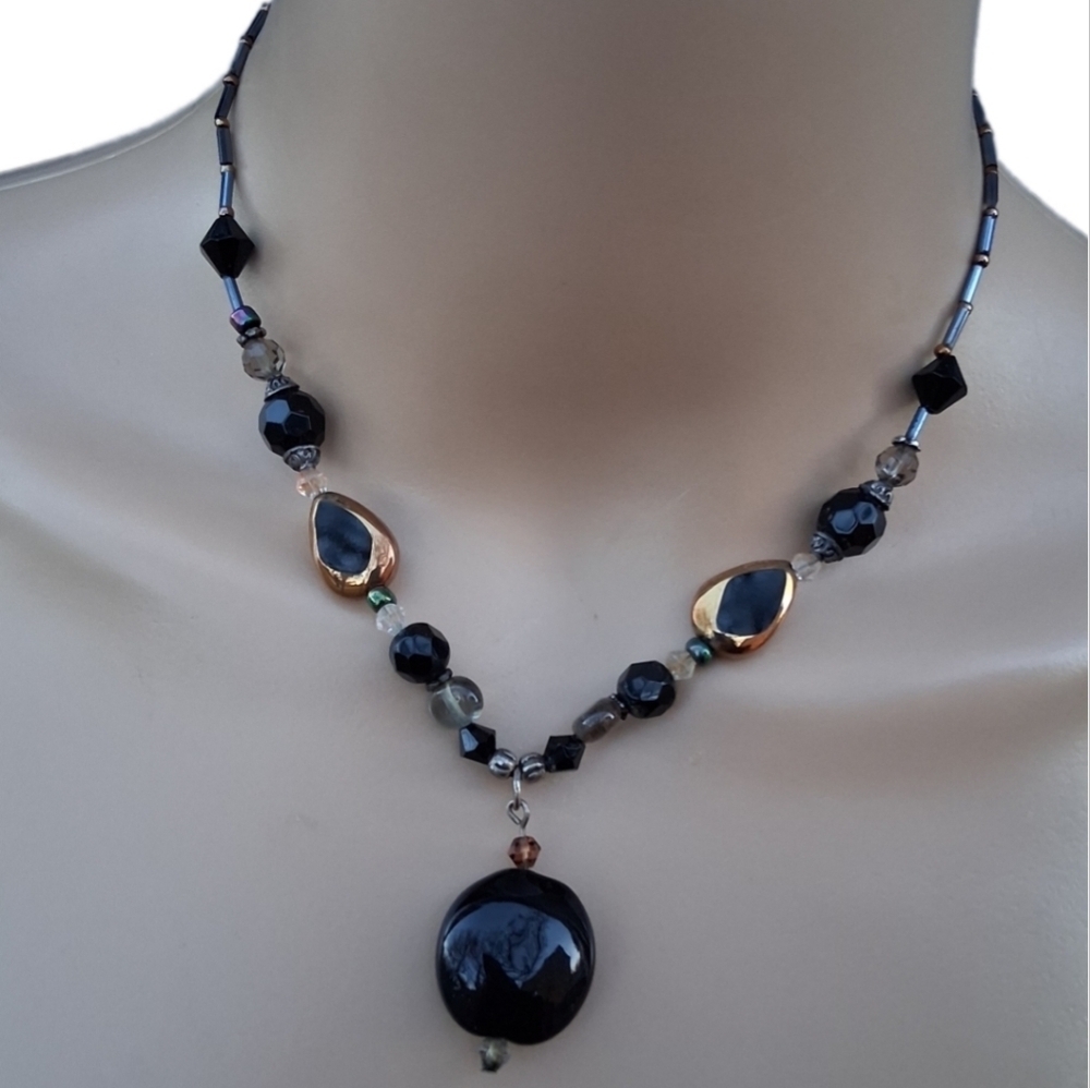 UNICA Black Gold Metallic Beaded Pendant Necklace Faceted Glass Boho Artisan